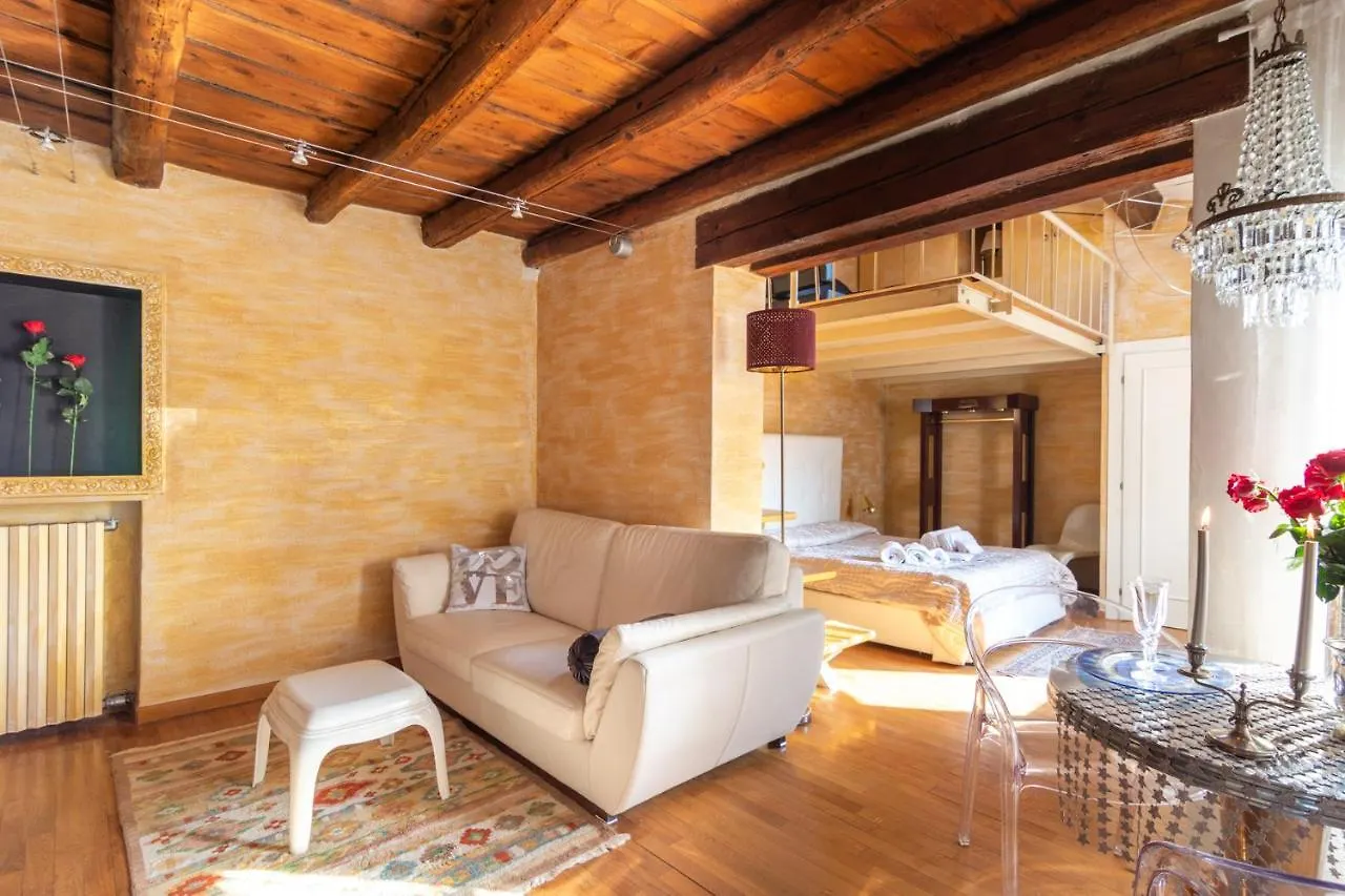 La Soffitta Di Giulietta - Design Loft Apartment Verona Italy