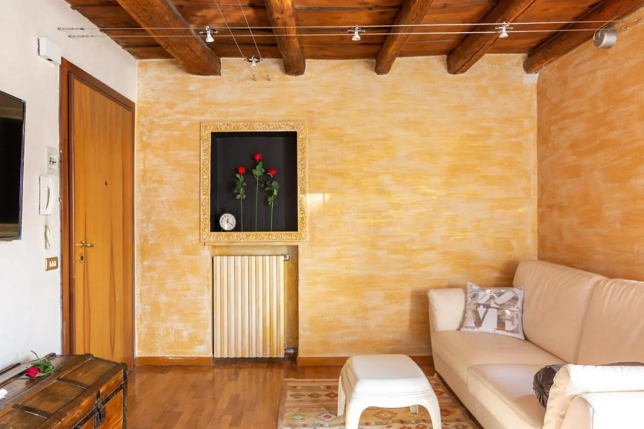 La Soffitta Di Giulietta - Design Loft Apartment Verona 0*,