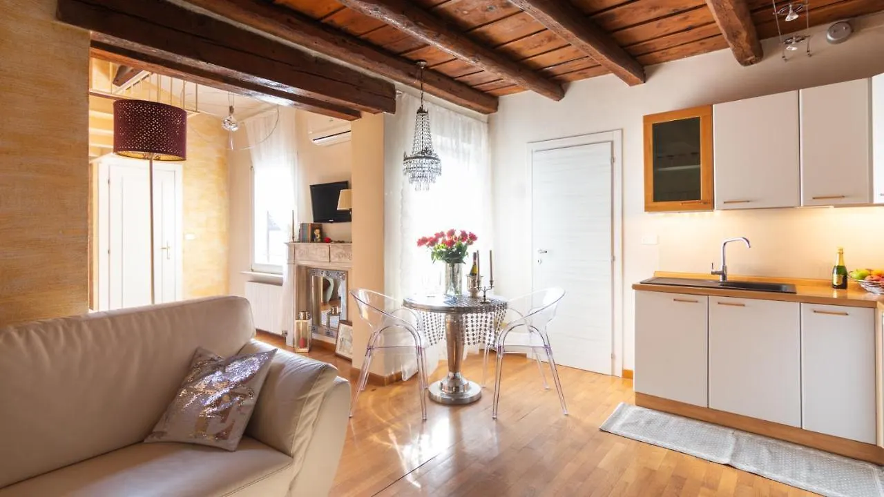 La Soffitta Di Giulietta - Design Loft Apartment Verona 0*,